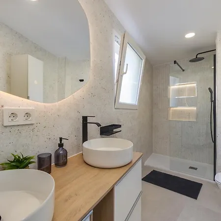 Blue Bay Apartment *
